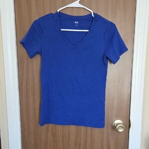 Uniqlo Royal Blue V-Neck Tee